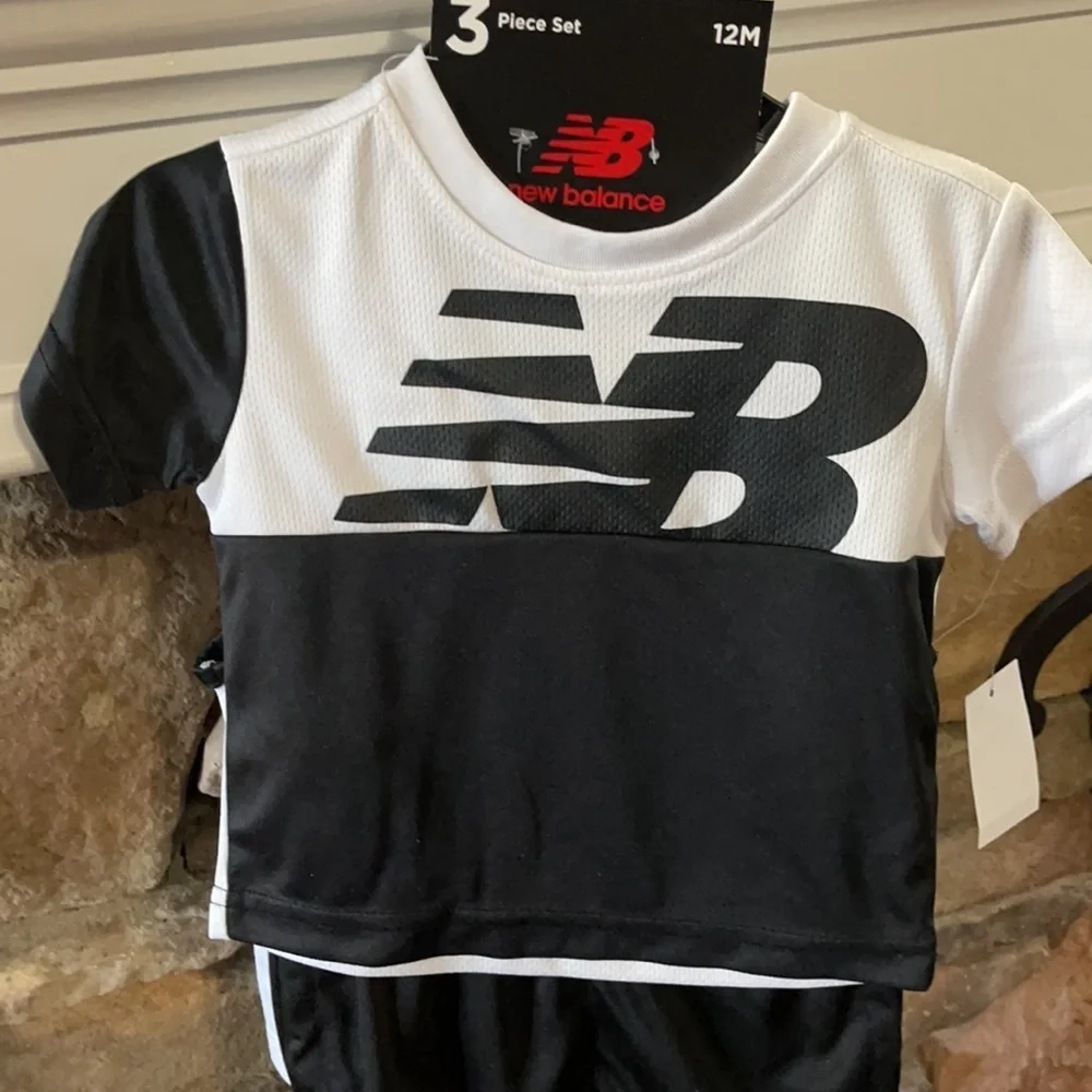NWT 12mth New Balance outfit